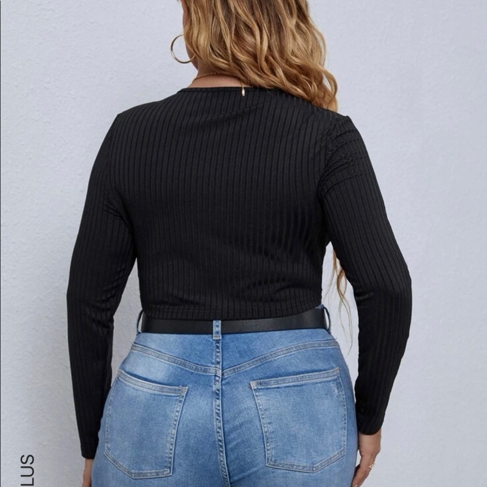 Shein Plus Contrast Lace Ruched Crop Tee - Picture 4 of 6